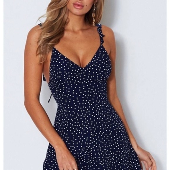 Dresses and jumpsuit - Picture 3 of 4